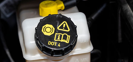 The Difference Between DOT 3, DOT 4 and DOT 5 Brake Fluid 